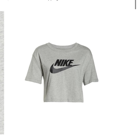 nike cropped tee